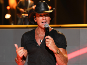 Tim McGraw's Standing Room Only Tour No Pyrotechnics, But Lots of Singing