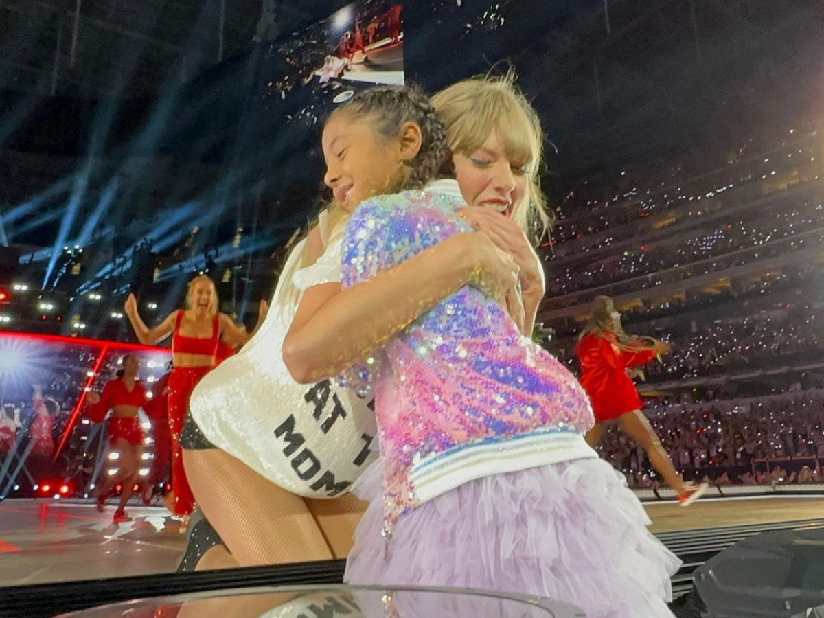 Taylor Swift Gives Kobe Bryant's Daughter Bianka a Special Moment at Her Concert
